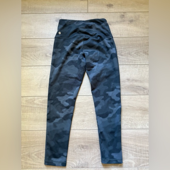 Zella Camo Print High-Waisted Capri Leggings - Picture 7 of 7